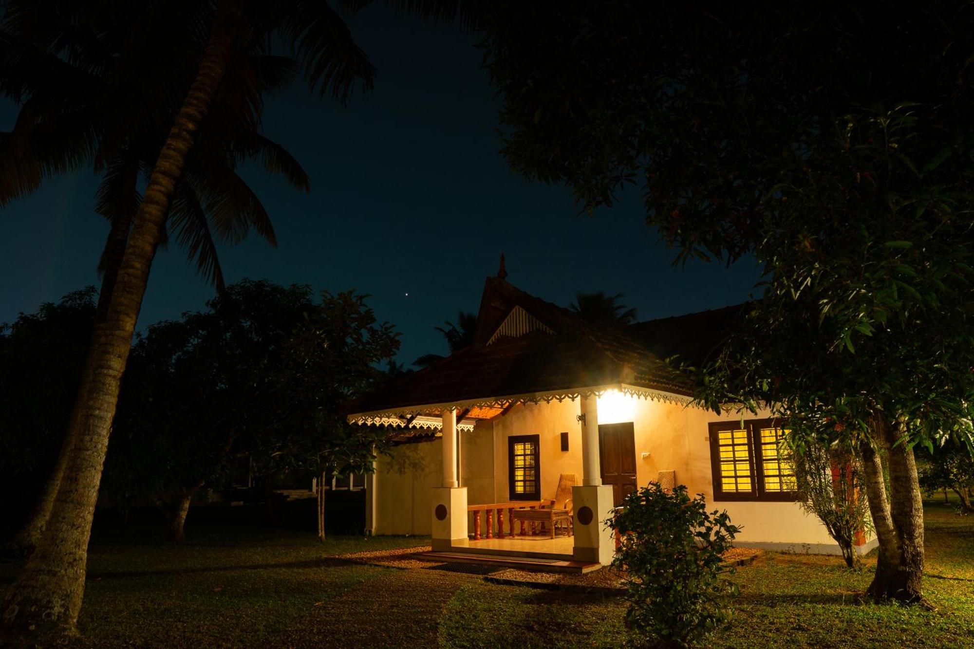Palmgrove Lake Resort Alappuzha Экстерьер фото