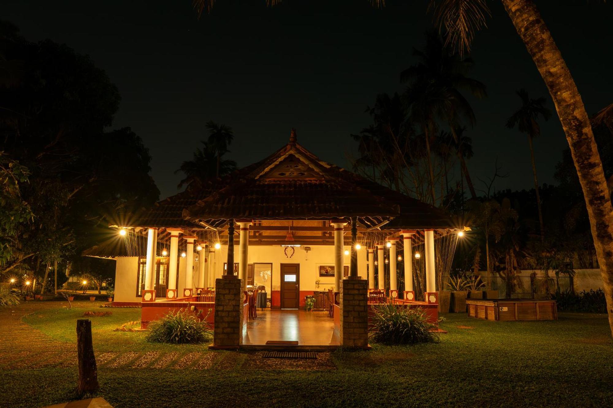 Palmgrove Lake Resort Alappuzha Экстерьер фото