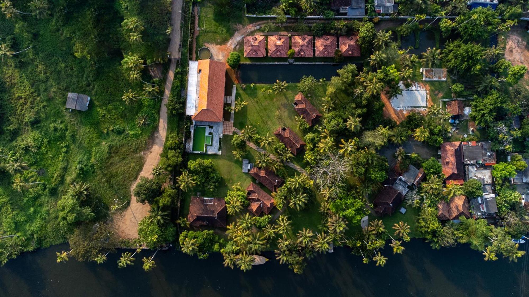 Palmgrove Lake Resort Alappuzha Экстерьер фото